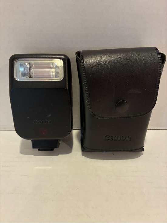 Canon Other - Canon Black Speedlite Flash with Black Carry Pouch